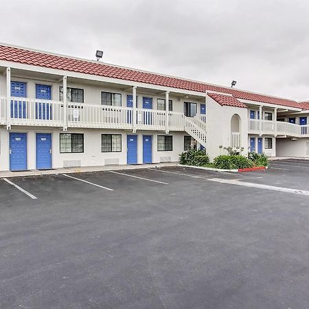 Motel 6-Salinas, Ca - North Monterey Area Eksteriør billede