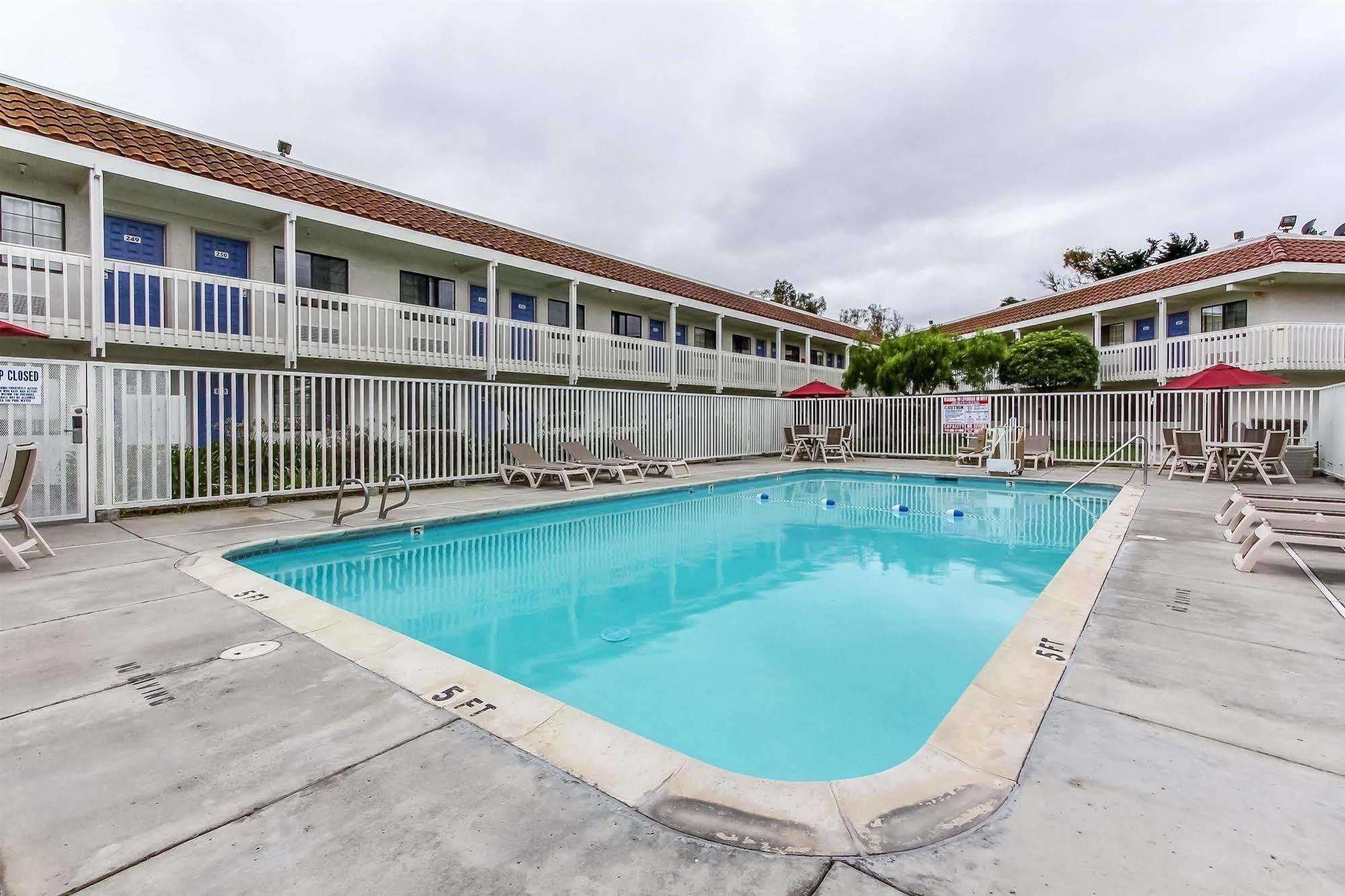 Motel 6-Salinas, Ca - North Monterey Area Eksteriør billede